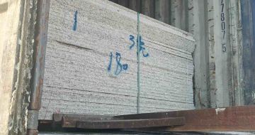 包头 芝麻白花岗岩石材3.0公分光面毛板装柜出货