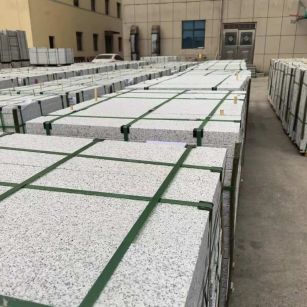 包头 白麻花岗岩5.0公分荔枝面地铺石