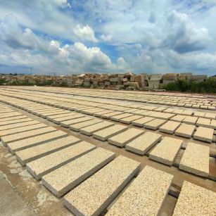 包头 黄金麻花岗岩荔枝面地铺石防护中