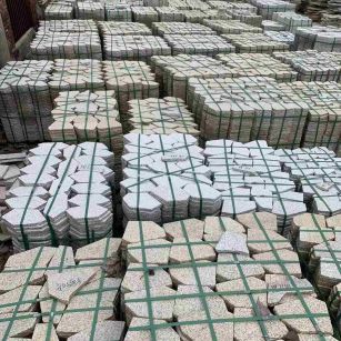 包头 黄金麻白麻花岗岩荔枝面地铺石(冰裂纹)