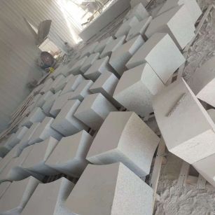 包头 白麻花岗岩异形坐凳