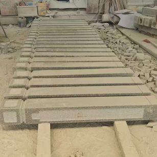 包头 芝麻白异形加工雕刻-栏杆大柱，方柱