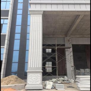 包头 芝麻白光面花岗岩门楼大柱（罗马柱）配雕花底座