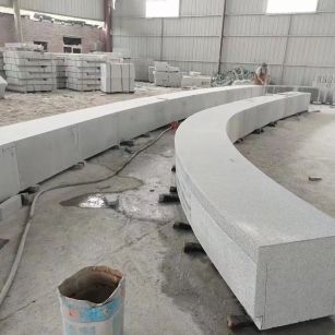 包头芝麻白花岗岩石板材 园林光面弧形坐凳