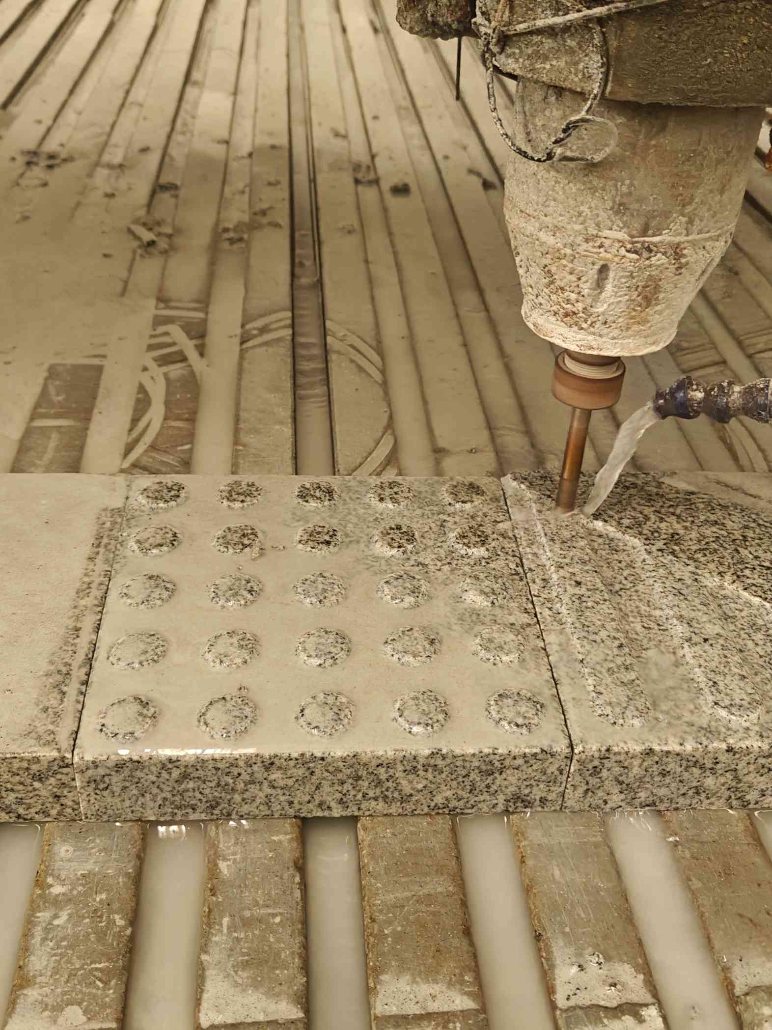 包头 芝麻白花岗岩石材盲人石、盲道石、盲点石