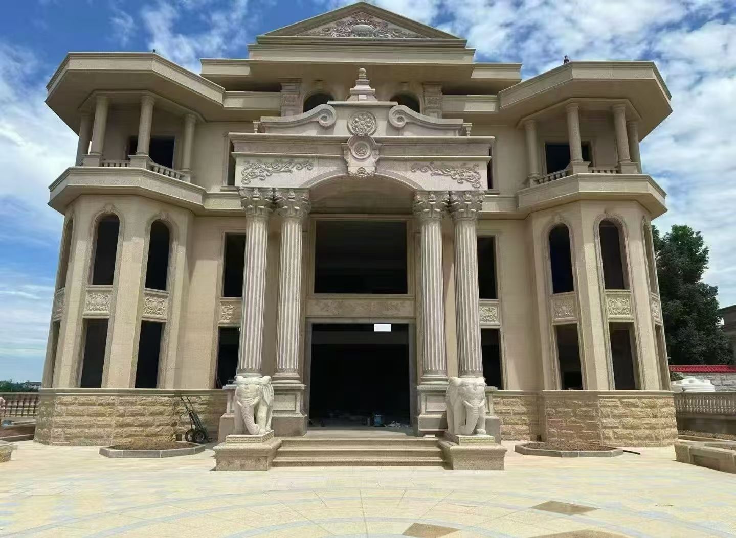 包头 黄金麻别墅外墙干挂，大柱，大象，蘑菇石，雕花板