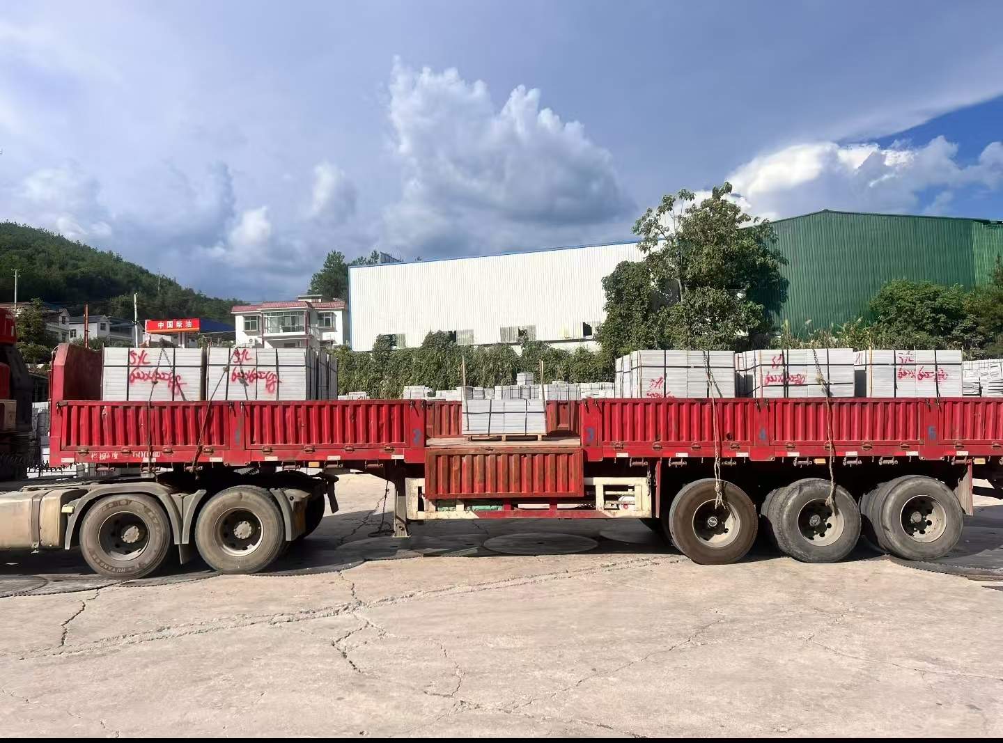 包头 芝麻灰花岗岩地铺石出货日常