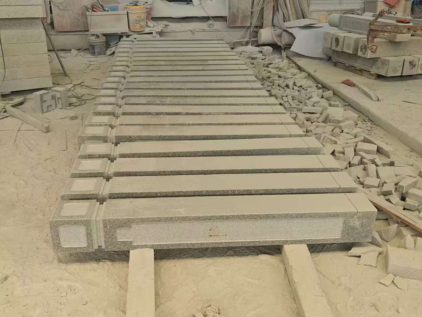 包头 芝麻白异形加工雕刻-栏杆大柱，方柱