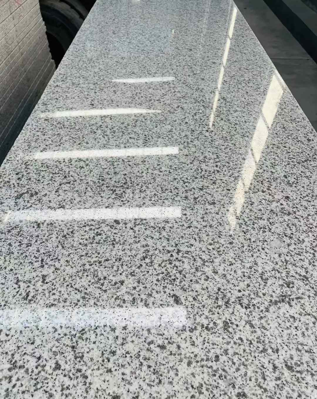 包头 白麻花岗岩光面毛板