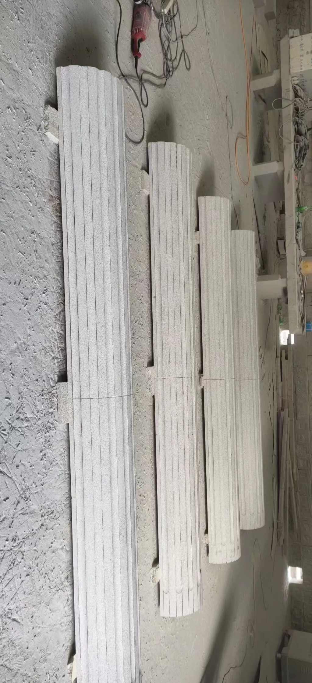 包头 花岗岩厂家带你看白麻花岗岩门楼大柱柱皮