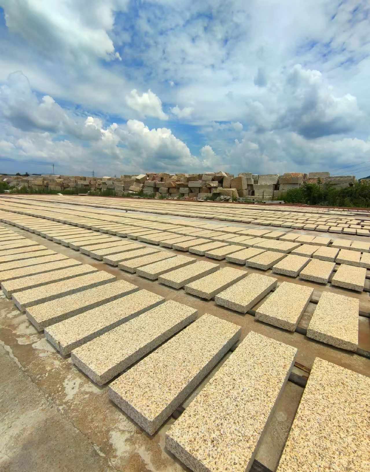 包头 黄金麻荔枝面花岗岩石材地铺石防护中