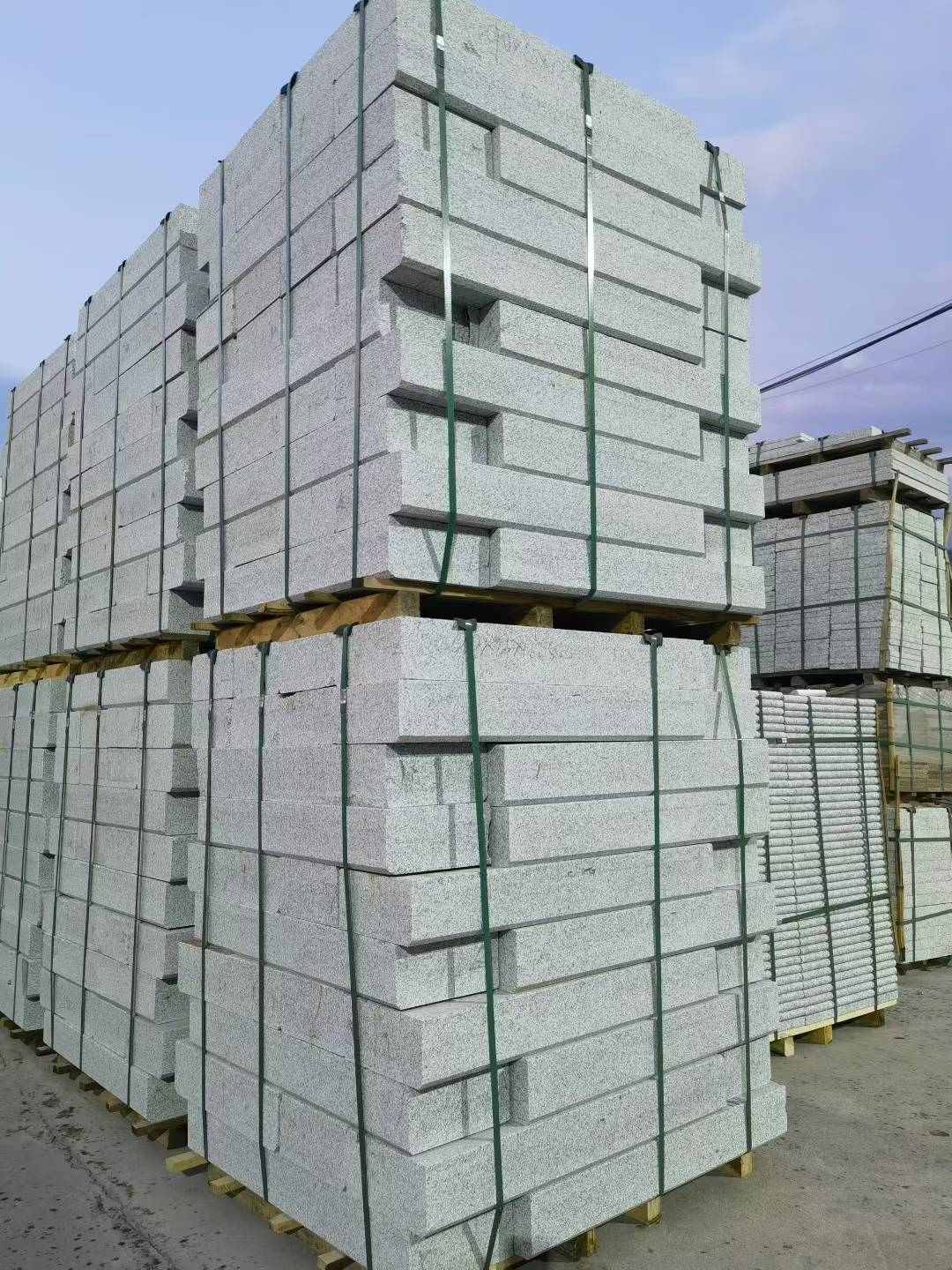 包头 芝麻白花岗岩路沿石，路缘石，路肩石，道牙，立缘石，马路牙子，街沿石，侧石等