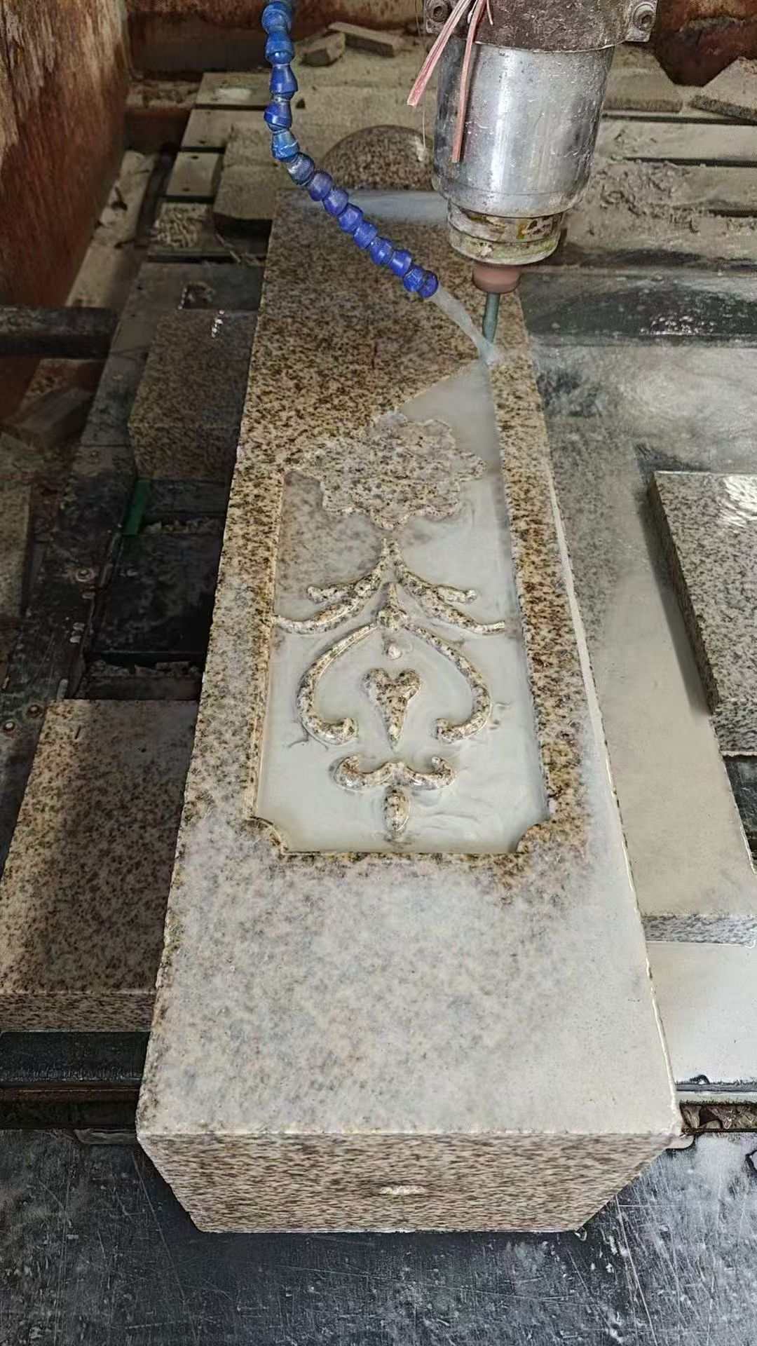 包头 黄金麻花岗岩异形加工雕刻栏杆大柱