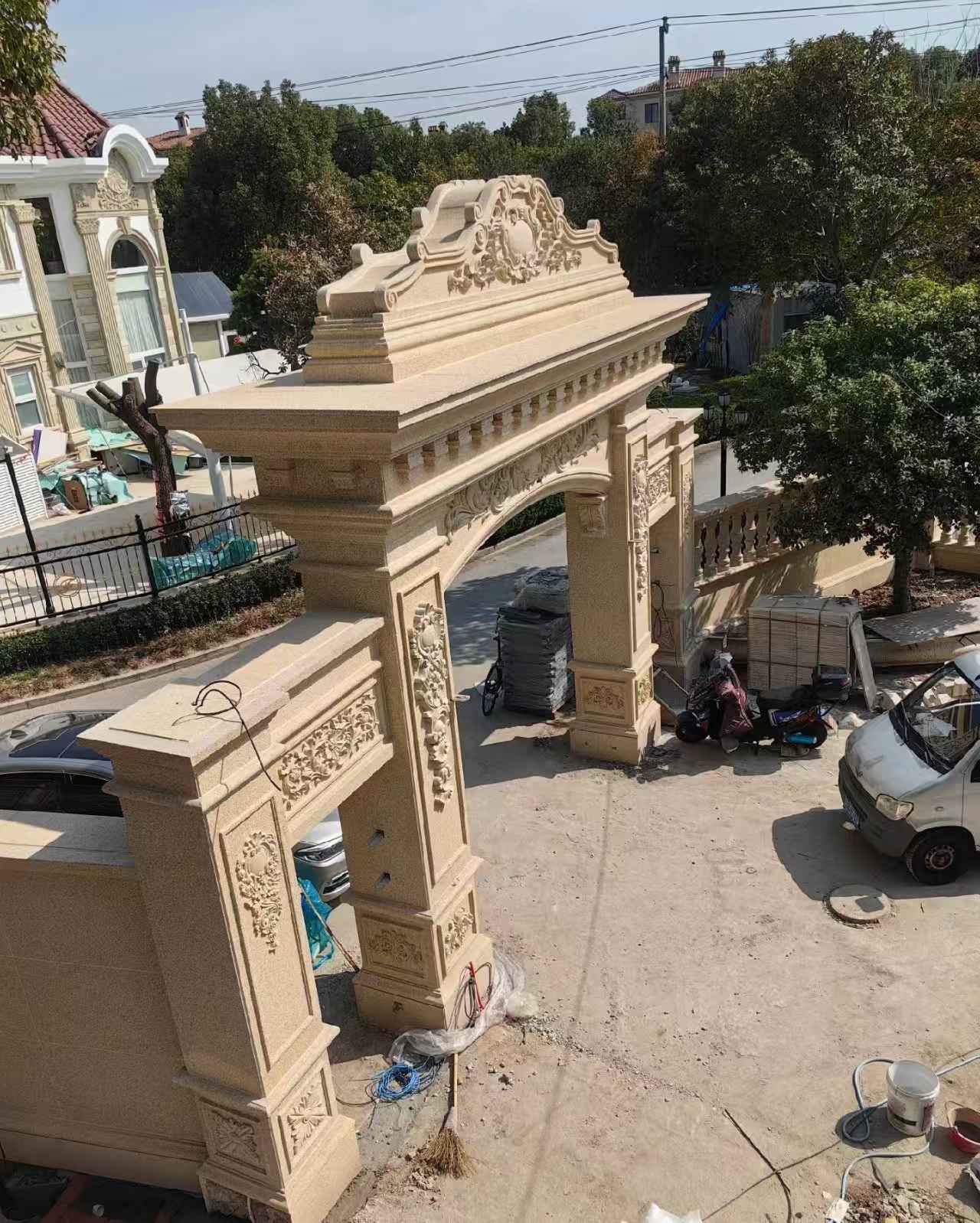 包头 黄金麻荔枝面花岗岩别墅门楼