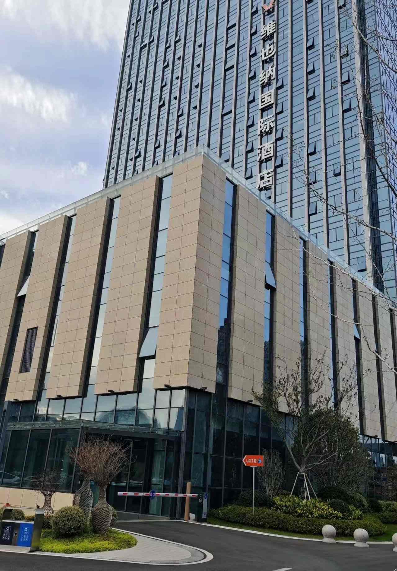 包头 黄金麻花岗岩外墙干挂