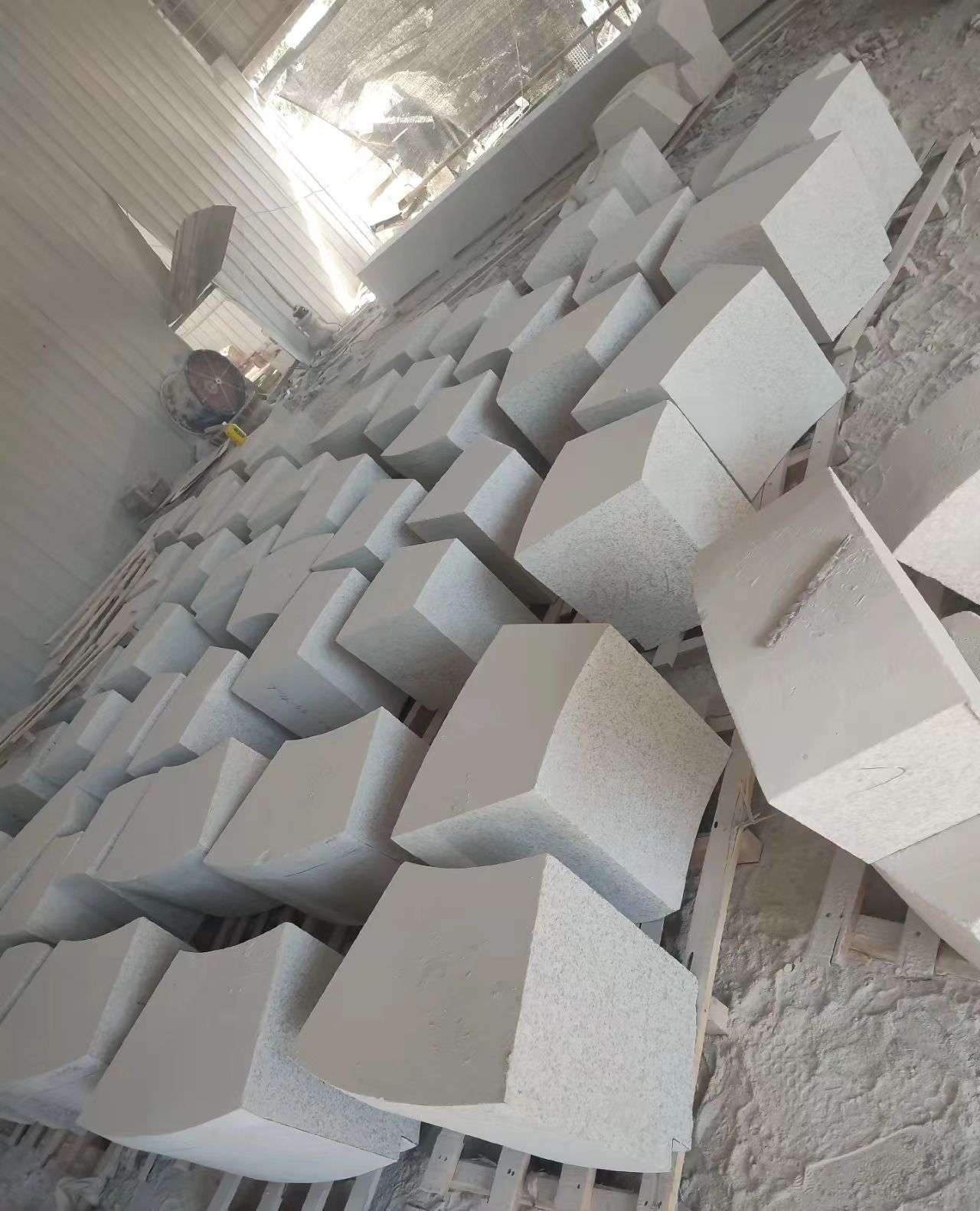 包头 白麻花岗岩异形坐凳