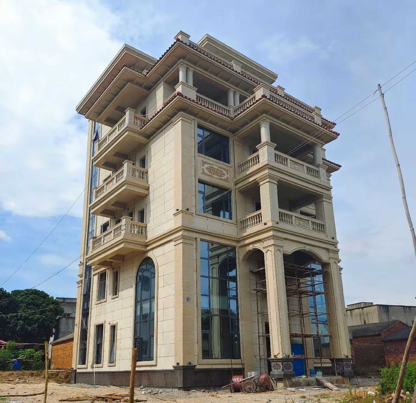 包头 黄金麻花岗岩石材别墅外墙干挂搭配（雕花栏杆花瓶柱门楼罗马柱）