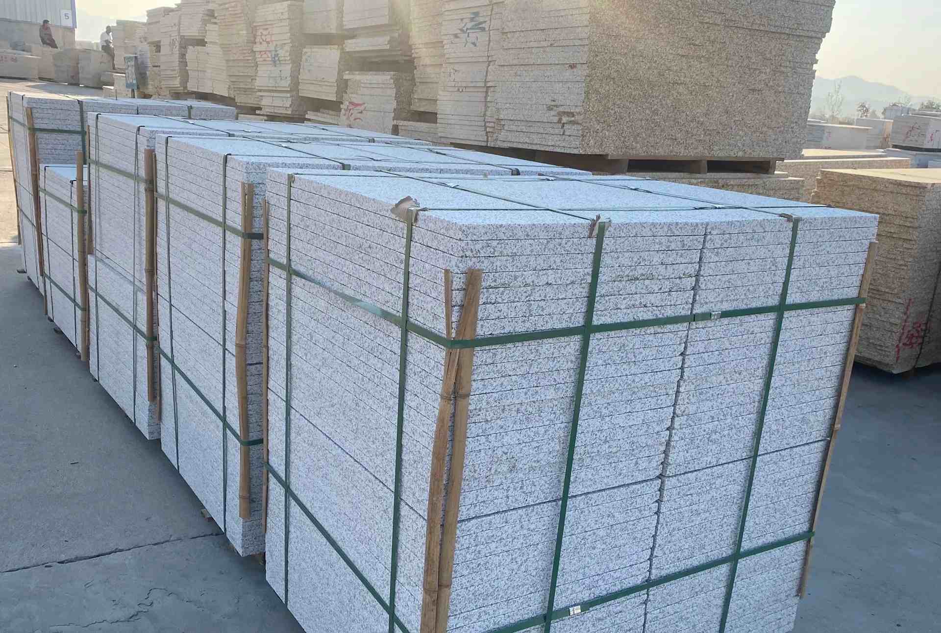 包头 白麻花岗岩荔枝面地铺石