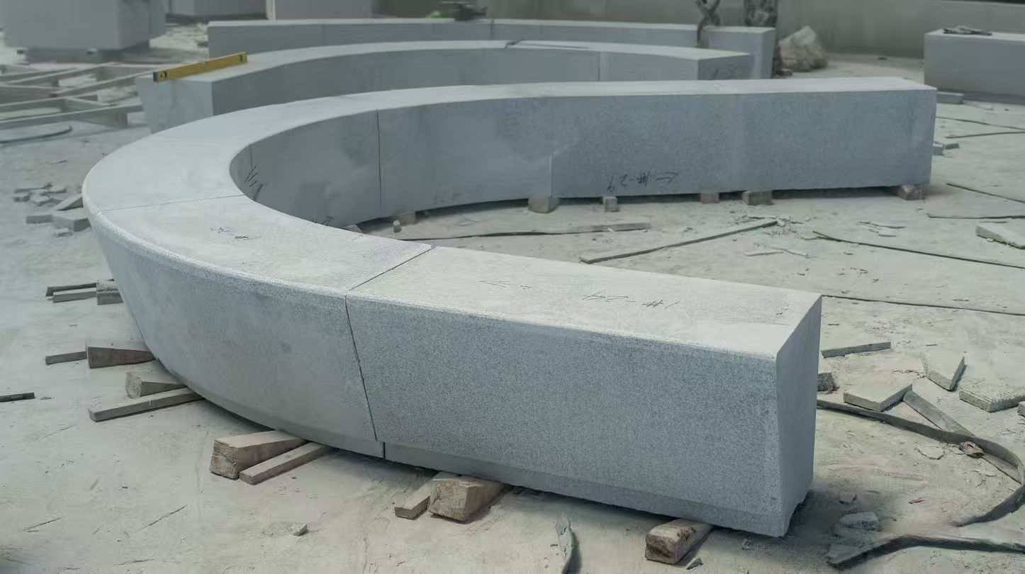 包头 芝麻白花岗岩光面弧形坐凳